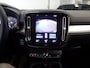 Volvo XC40 1.5 T3 163pk, Business Pro, Navigatie, Clima controle, Cruise controle, Elek ramen V/A, Pdc V/A, Harman Kardon geluid installatie, Elek achterklep,  Xenon verlichting, Lm velgen 18'', Nederlandse auto, Trekgewicht 1600k Bovag afleverpakket 695,-