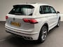 Volkswagen Tiguan 1.4 TSI eHybrid R-Line | Panoramadak | 360 Camera | Lederen bekleding |