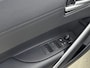 Toyota Corolla Cross Hybrid 140 Business Plus | Dodehoek detectie | Stoelverwarming | Parkeersensoren voor+achter | Elektrische achterklep | Draadloze telefoonlader | Half lederen bekleding |