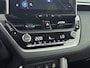 Toyota Corolla Cross Hybrid 140 Business Plus | Dodehoek detectie | Stoelverwarming | Parkeersensoren voor+achter | Elektrische achterklep | Draadloze telefoonlader | Half lederen bekleding |