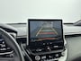 Toyota Corolla Cross Hybrid 140 Business Plus | Dodehoek detectie | Stoelverwarming | Parkeersensoren voor+achter | Elektrische achterklep | Draadloze telefoonlader | Half lederen bekleding |