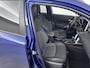 Toyota Corolla Cross Hybrid 140 Business Plus | Dodehoek detectie | Stoelverwarming | Parkeersensoren voor+achter | Elektrische achterklep | Draadloze telefoonlader | Half lederen bekleding |