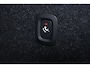 Volvo XC40 B4 Plus Dark - IntelliSafe Assist & Surround - Harman/Kardon audio - Parkeercamera achter - Verwarmde voorstoelen & stuur - Parkeersensoren voor & achter - Elektr. bedienb. voorstoelen met geheugen links - Draadloze tel. lader - Inklapbare trekhaak - 19' LMV