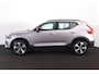 Volvo XC40 B4 Plus Dark - IntelliSafe Assist & Surround - Harman/Kardon audio - Parkeercamera achter - Verwarmde voorstoelen & stuur - Parkeersensoren voor & achter - Elektr. bedienb. voorstoelen met geheugen links - Draadloze tel. lader - Inklapbare trekhaak - 19' LMV