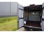 Peugeot Boxer 335 2.2 BlueHDi 140 L2H2 Asphalt in Nieuwstaat |7.026 kilometer |BPM vrij |1e eigenaar |Camera |Cruise |Navi |Airco |Trekhaak |3500 KG |Metallic |Mooie camperbasis