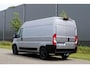 Peugeot Boxer 335 2.2 BlueHDi 140 L2H2 Asphalt in Nieuwstaat |7.026 kilometer |BPM vrij |1e eigenaar |Camera |Cruise |Navi |Airco |Trekhaak |3500 KG |Metallic |Mooie camperbasis