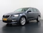 Skoda Octavia Combi 1.5TSI 150PK Automaat Stoelverwarming Apple Carplay Android Auto Navi Ecc Pdc Business Edition Isofix Cruise Control Led Lmv Bluetooth 1e Eigenaar Dealeronderhouden Origineel Nederlandse Auto