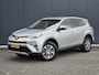 Toyota RAV4 2.5 Hybrid First Edition | Licht\regen sensor | Elektrische achterklep | Trekhaak | Rubberen matten |