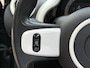 Renault Twingo 0.9 TCe Intens | NAP | Achteruitrijcamera | Climate Control | Cabrio Top | Cruise Control | Lichtmetaal | Parkeersensoren |