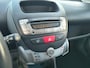 Peugeot 107 1.0-12V XS Mooie 107 met airco,centrale portervergrendeling in een frisse blauwe kleur!