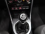Volkswagen Beetle 1.2 TSI Design 2018 Airco-ecc Navigatie App connect Stoelverwarming 18 inch Disc LED Chroompakket Boekjes aanwezig Windscherm Zeer nette auto Lage km.stand