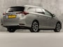 Toyota Auris Touring Sports 1.8 Hybrid Sport Automaat (NAVIGATIE, CAMERA, STOELVERWARMING, GETINT GLAS, SPORTSTOELEN, CRUISE, KEYLESS, NIEUWSTAAT)