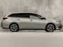 Toyota Auris Touring Sports 1.8 Hybrid Sport Automaat (NAVIGATIE, CAMERA, STOELVERWARMING, GETINT GLAS, SPORTSTOELEN, CRUISE, KEYLESS, NIEUWSTAAT)