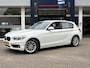 BMW 1-Serie 118i Corporate Lease High Executive / Automaat / NL-Auto / Vol-Leder / Facelift / Stoelverwarming / LED / Cruise-Control / Climate-Control / Trekhaak / PDC V+A / 16'' LMV / All-Season / ENZ.