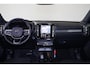 Volvo EX40 Single Motor Extended Range Ultra 82 kWh Panorama/schuifdak - IntelliSafe Assist & Surround - 360º Camera - Harman/Kardon audio - Verwarmde voorstoelen, stuur & achterbank - Parkeersensoren voor & achter - Elektr. bedienb. voorstoelen met geheugen links - Draadloze tel. lader - Warmtepomp - Extra getint glas - 20' LMV