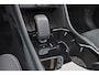 Volvo EX40 Single Motor Extended Range Ultra 82 kWh Panorama/schuifdak - IntelliSafe Assist & Surround - 360º Camera - Harman/Kardon audio - Verwarmde voorstoelen, stuur & achterbank - Parkeersensoren voor & achter - Elektr. bedienb. voorstoelen met geheugen links - Draadloze tel. lader - Warmtepomp - Extra getint glas - 20' LMV