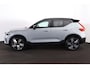 Volvo EX40 Single Motor Extended Range Ultra 82 kWh Panorama/schuifdak - IntelliSafe Assist & Surround - 360º Camera - Harman/Kardon audio - Verwarmde voorstoelen, stuur & achterbank - Parkeersensoren voor & achter - Elektr. bedienb. voorstoelen met geheugen links - Draadloze tel. lader - Warmtepomp - Extra getint glas - 20' LMV