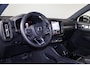Volvo EX40 Single Motor Extended Range Ultra 82 kWh Panorama/schuifdak - IntelliSafe Assist & Surround - 360º Camera - Harman/Kardon audio - Verwarmde voorstoelen, stuur & achterbank - Parkeersensoren voor & achter - Elektr. bedienb. voorstoelen met geheugen links - Draadloze tel. lader - Warmtepomp - Extra getint glas - 20' LMV