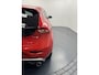 Volvo V40 2.0i T4 R-Design Navigatie-Cr.contr-Clima-Camera-Parkeersensoren-Panoramadak-Stoelverwarming-Leder-LED-Lm18''velgen
