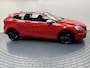 Volvo V40 2.0i T4 R-Design Navigatie-Cr.contr-Clima-Camera-Parkeersensoren-Panoramadak-Stoelverwarming-Leder-LED-Lm18''velgen