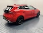 Volvo V40 2.0i T4 R-Design Navigatie-Cr.contr-Clima-Camera-Parkeersensoren-Panoramadak-Stoelverwarming-Leder-LED-Lm18''velgen