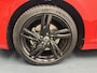 Volvo V40 2.0i T4 R-Design Navigatie-Cr.contr-Clima-Camera-Parkeersensoren-Panoramadak-Stoelverwarming-Leder-LED-Lm18''velgen