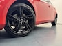 Volvo V40 2.0i T4 R-Design Navigatie-Cr.contr-Clima-Camera-Parkeersensoren-Panoramadak-Stoelverwarming-Leder-LED-Lm18''velgen