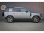 Land Rover Defender 110 P400e | PANORAMADAK | STOELVERWARMING | COLD CLIMATE PACK INCL. VOORRUIT EN STUURWIELVERWARMING | ELEK. TREKHAAK | LED KOPLAMPEN | VIRTUAL MIRROR