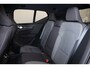 Volvo XC40 B3 Business Edition - Harman Kardon - Adaptive Cruise Control met Pilot Assist - BLIS dodehoekassistentie - Voorstoelen en stuurwiel verwarmbaar - Keyless - all season banden - Elektr. bedienbare achterklep - Parkeersensoren voor & achter - Parkeer camera acter - 19' LMV - Getint glas v.a. de B-stijl - Google Maps geïntegreerd - Apple®CarPlay