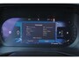 Volvo XC40 B3 Business Edition - Harman Kardon - Adaptive Cruise Control met Pilot Assist - BLIS dodehoekassistentie - Voorstoelen en stuurwiel verwarmbaar - Keyless - all season banden - Elektr. bedienbare achterklep - Parkeersensoren voor & achter - Parkeer camera acter - 19' LMV - Getint glas v.a. de B-stijl - Google Maps geïntegreerd - Apple®CarPlay