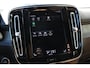 Volvo XC40 T4 Inscription | Trekhaak uitklapbaar (semi-elektrisch) | Parkeercamera | Verwarmbare Voorstoelen | Lederen Bekleding | Extra Getint Glas | 18'' Lichtmetalen Velgen | Navigatiesysteem full map + hard disk | Cruise Control | Bluetooth Telefonie & Multimedia | Start/stop systeem | Elektrisch bedienbare achterklep