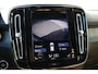 Volvo XC40 T4 Inscription | Trekhaak uitklapbaar (semi-elektrisch) | Parkeercamera | Verwarmbare Voorstoelen | Lederen Bekleding | Extra Getint Glas | 18'' Lichtmetalen Velgen | Navigatiesysteem full map + hard disk | Cruise Control | Bluetooth Telefonie & Multimedia | Start/stop systeem | Elektrisch bedienbare achterklep