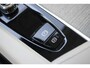 Volvo XC60 T6 Plug-in hybrid AWD R-Design Long Range | Panoramisch Schuif-/Kanteldak | Semi Elektr. Trekhaak | Power Seats incl. Memory | Verwarmbare voorstoelen en stuurwiel | Adaptive Cruise & Pilot Assist | Apple carplay/Android Auto | Keyless | Park Assist & Camera Achter |