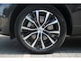 Volvo XC60 T6 Plug-in hybrid AWD R-Design Long Range | Panoramisch Schuif-/Kanteldak | Semi Elektr. Trekhaak | Power Seats incl. Memory | Verwarmbare voorstoelen en stuurwiel | Adaptive Cruise & Pilot Assist | Apple carplay/Android Auto | Keyless | Park Assist & Camera Achter |