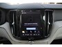 Volvo XC60 T6 Plug-in hybrid AWD R-Design Long Range | Panoramisch Schuif-/Kanteldak | Semi Elektr. Trekhaak | Power Seats incl. Memory | Verwarmbare voorstoelen en stuurwiel | Adaptive Cruise & Pilot Assist | Apple carplay/Android Auto | Keyless | Park Assist & Camera Achter |