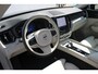 Volvo XC60 T6 Plug-in hybrid AWD R-Design Long Range | Panoramisch Schuif-/Kanteldak | Semi Elektr. Trekhaak | Power Seats incl. Memory | Verwarmbare voorstoelen en stuurwiel | Adaptive Cruise & Pilot Assist | Apple carplay/Android Auto | Keyless | Park Assist & Camera Achter |