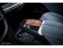 BMW iX xDrive40 High Executive 77 kWh | Trekhaak | Panorama | Laser LED | HUD | alcantara | Dealer onderhouden | 360 camera | SOH 97,3 | Rijklaarprijs | Fabrieksgarantie | Carplay | 2500 kg trekvermogen |