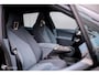 BMW iX xDrive40 High Executive 77 kWh | Trekhaak | Panorama | Laser LED | HUD | alcantara | Dealer onderhouden | 360 camera | SOH 97,3 | Rijklaarprijs | Fabrieksgarantie | Carplay | 2500 kg trekvermogen |
