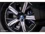 BMW iX xDrive40 High Executive 77 kWh | Trekhaak | Panorama | Laser LED | HUD | alcantara | Dealer onderhouden | 360 camera | SOH 97,3 | Rijklaarprijs | Fabrieksgarantie | Carplay | 2500 kg trekvermogen |