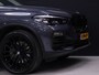 BMW X5 xDrive45e Sport [SOH 97%, PANORAMADAK, HARMAN KARDON, TREKHAAK, LUCHTVERING, APPLE CARPLAY, ANDROID AUTO, MEMORY SEATS, M SPORT VELG, CAMERA, NIEUWSTAAT]