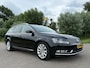 Volkswagen Passat Variant 2.0 TDI Highline BlueMotion Automaat | Leder | Camera | Navi | Clima | Stoelverwarming | PDC | Cruise |