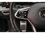 Volkswagen Golf 1.5 eTSI 150pk DSG R-Line Matrix LED Keyless Camera Stoelverwarming Virtual Cockpit Navigatie