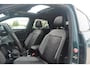 Volkswagen T-Roc 1.5 TSI 150pk DSG R-Line Business | Panoramadak | Keyless | Beats Audio | Dodehoek Detectie