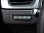 Renault Captur 1.6 E-Tech Plug-in Hybrid 160 Intens | Trekhaak | Navigatie | Camera achter | Keyless entry en start