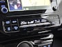 Toyota Prius 1.8 Plug-in Dynamic | Dealer Onderhouden | Head-Up Display | Dodehoek detectie | stoelverwarming | Navigatie | Parkeersensoren achter | Draadloze telefoonlader | Cruise Control Adaptive |