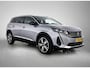 Peugeot 5008 SUV GT Pack Business 130pk Automaat | 7 Zitplaatsen | Navigatie | Rondomzichtcamera | Focal Premium HiFi | Handsfree achterklep | Full Led koplampen | Adaptieve Cruise Control | Climate Control | Leder/Alcantara | Stoelverwarming | Keyless | Parkeerassistent | Apple Carplay / Android Auto | Dodehoeksensor | Donker getint glas | 19" lichtmetalen velgen |