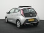 Toyota Aygo 1.0 VVT-i x-wave SCHUIFDAK | ACHTERUITRIJCAMERA | NAVIGATIE | APPLE CARPLAY | TREKHAAK | CRUISE | AIRCO | BLUETOOTH |12 MAANDEN BOVAG GARANTIE |