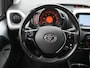 Toyota Aygo 1.0 VVT-i x-wave SCHUIFDAK | ACHTERUITRIJCAMERA | NAVIGATIE | APPLE CARPLAY | TREKHAAK | CRUISE | AIRCO | BLUETOOTH |12 MAANDEN BOVAG GARANTIE |