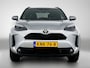 Toyota Yaris Cross 1.5 Hybrid 115 First Edition Comfort Pack | BTW voertuig | Dodehoek detectie | Stuur+stoelverwarming | Parkeersensoren voor+achter | Draadloze telefoonlader | Apple CarPlay/Android Auto | Cruise Control Adaptive |