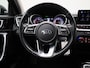 Kia Xceed 1.0 T-GDi DynamicLine Airco | Bluetooth | Buitenspiegels Elektrisch Inklapbaar | Cruise Control | Dakrails | LED Koplampen | Lederen Stuurwiel | Lichtmetalen Velgen | Navigatiesysteem | Stuurwiel Multifunctioneel